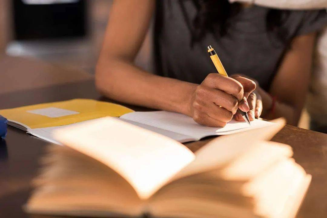 什么样的人适合报成考本科学历呢？
